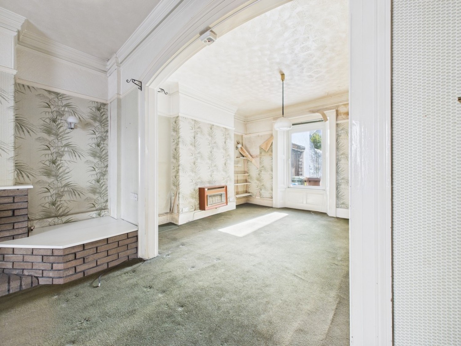 North Road East, Mutley