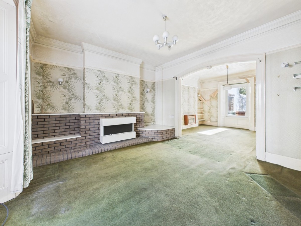 North Road East, Mutley