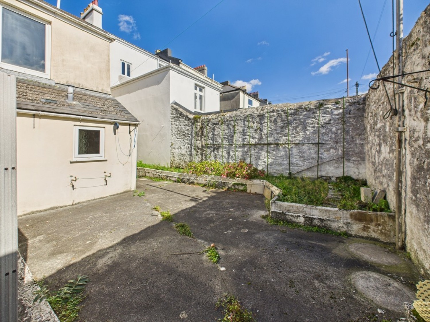 North Road East, Mutley