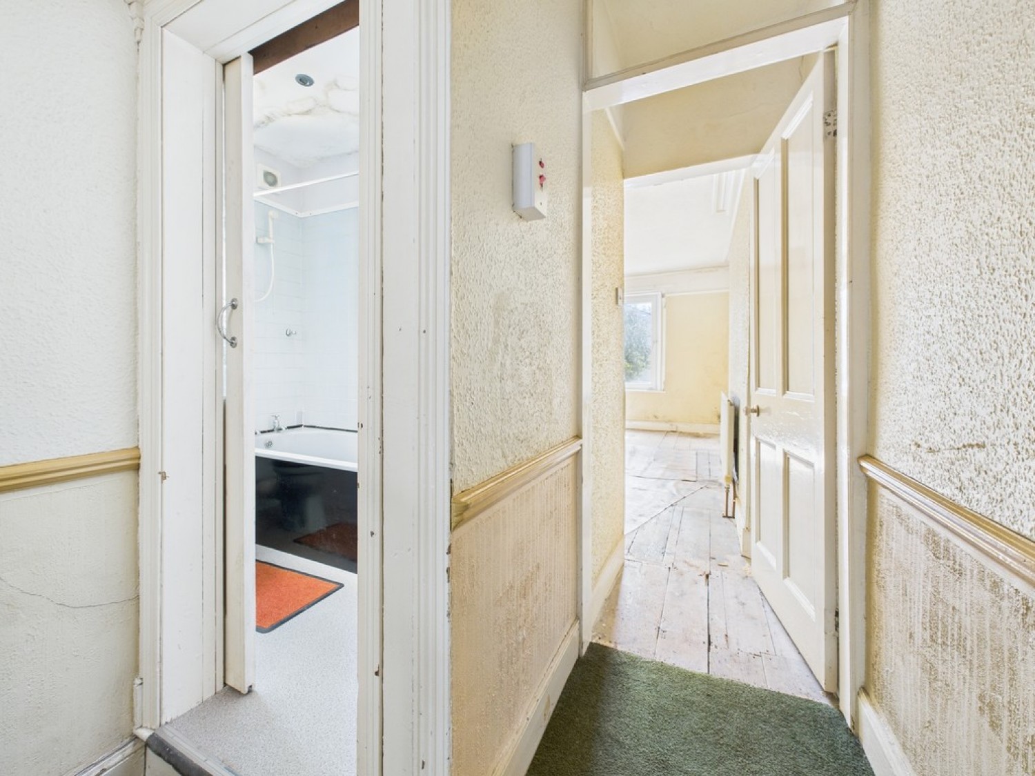 North Road East, Mutley