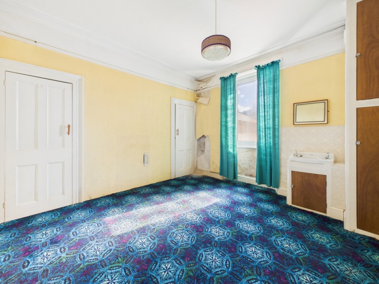 North Road East, Mutley