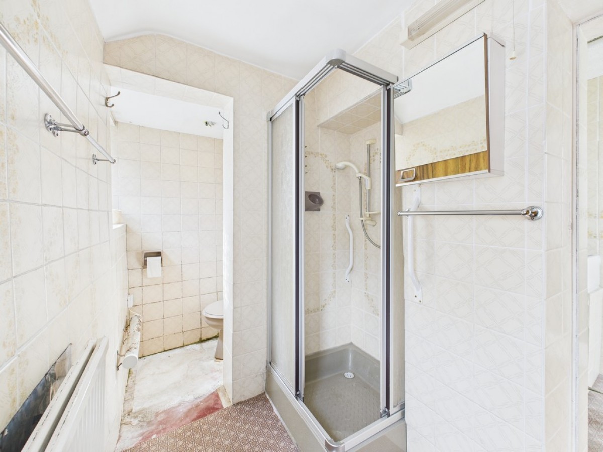 North Road East, Mutley