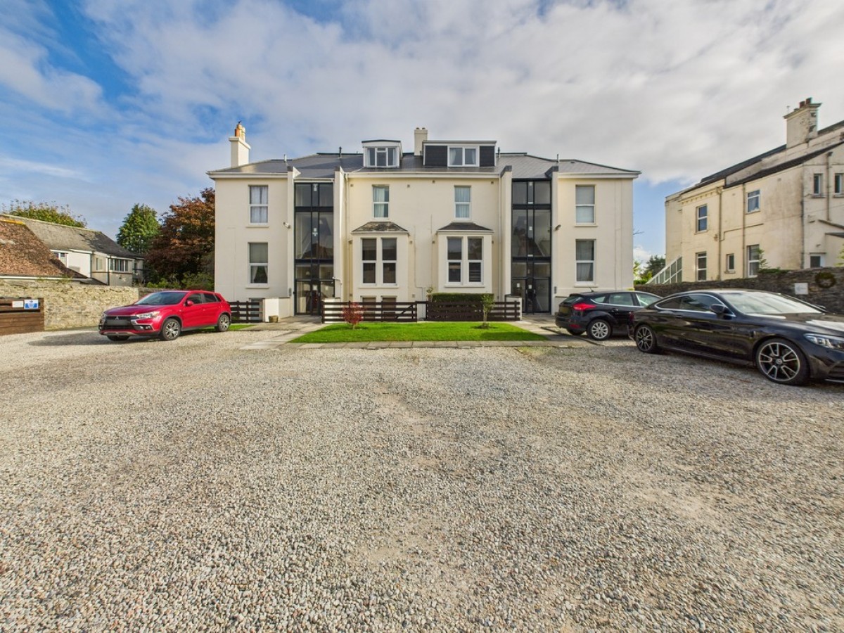 Mannamead Road, Hartley