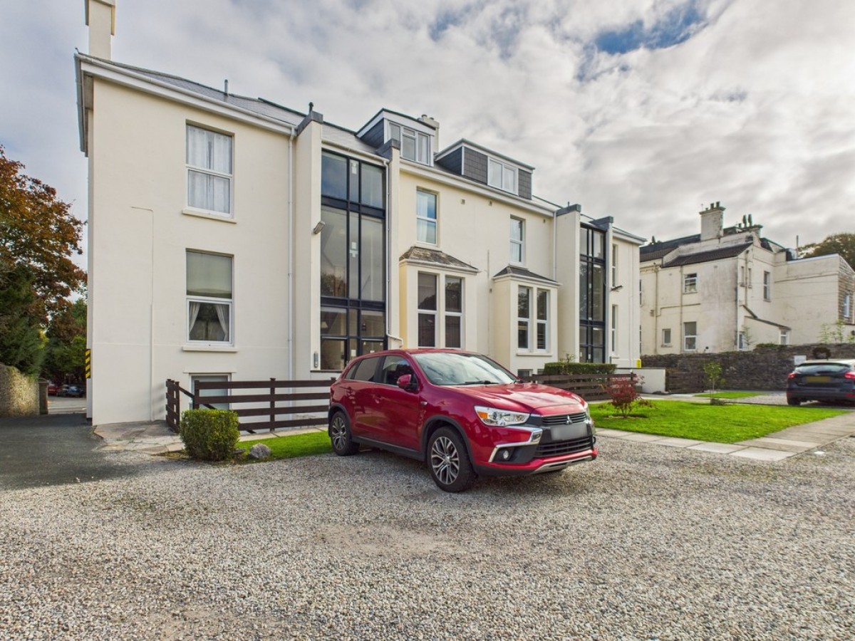 Mannamead Road, Hartley