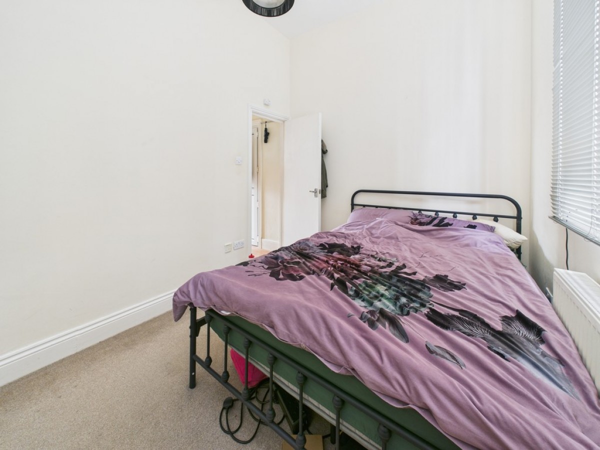 Queens Gate Villas, Lipson