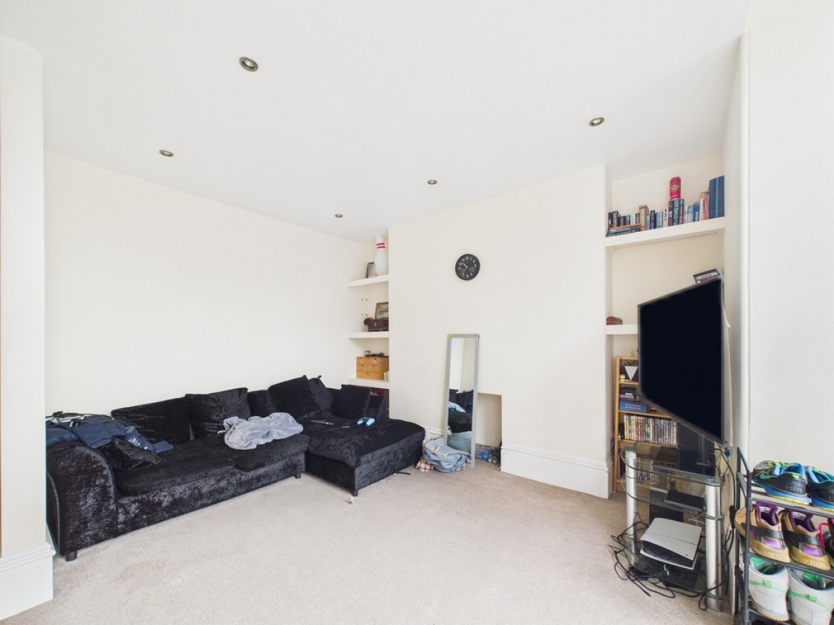 Queens Gate Villas, Lipson