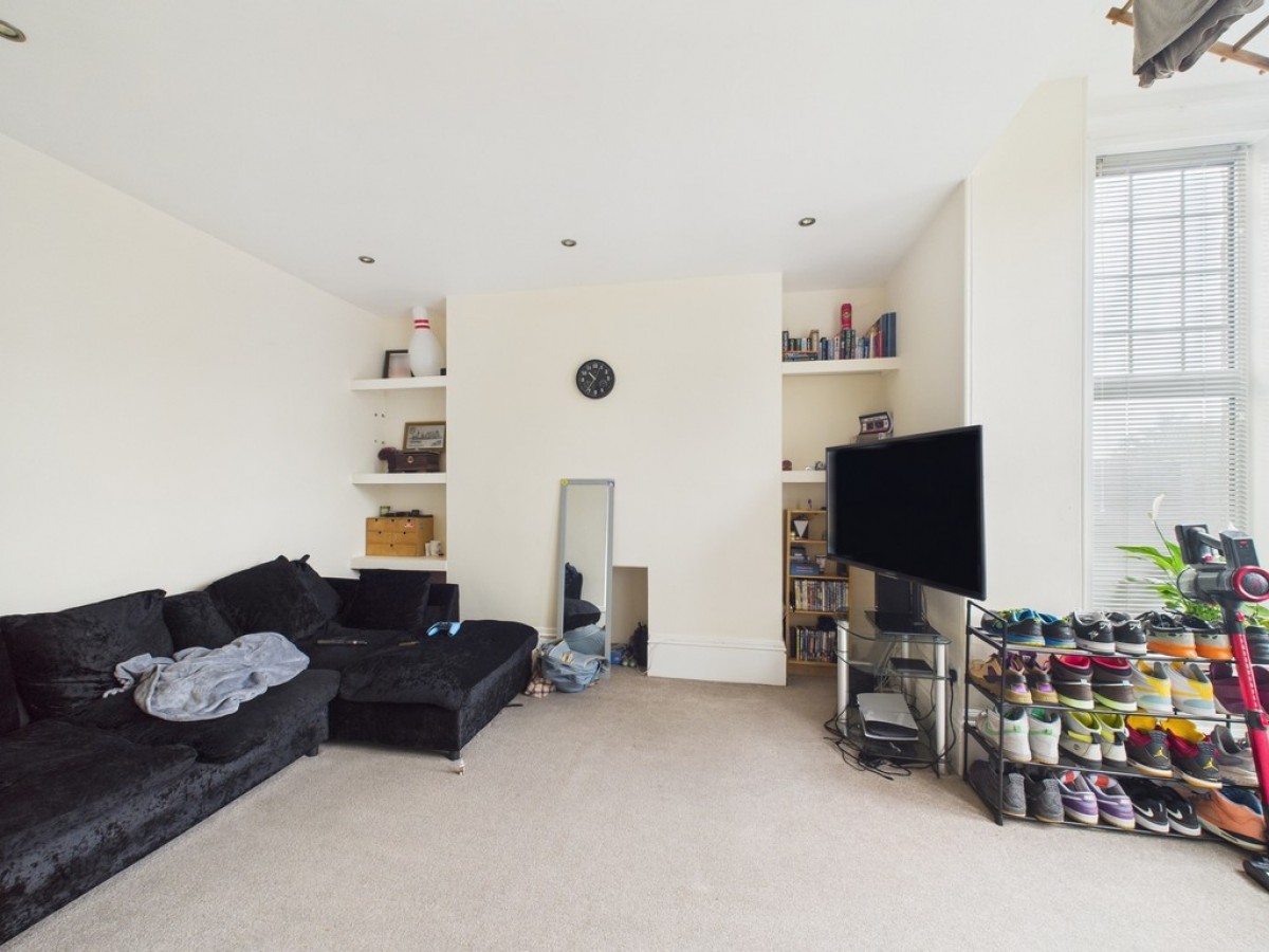 Queens Gate Villas, Lipson