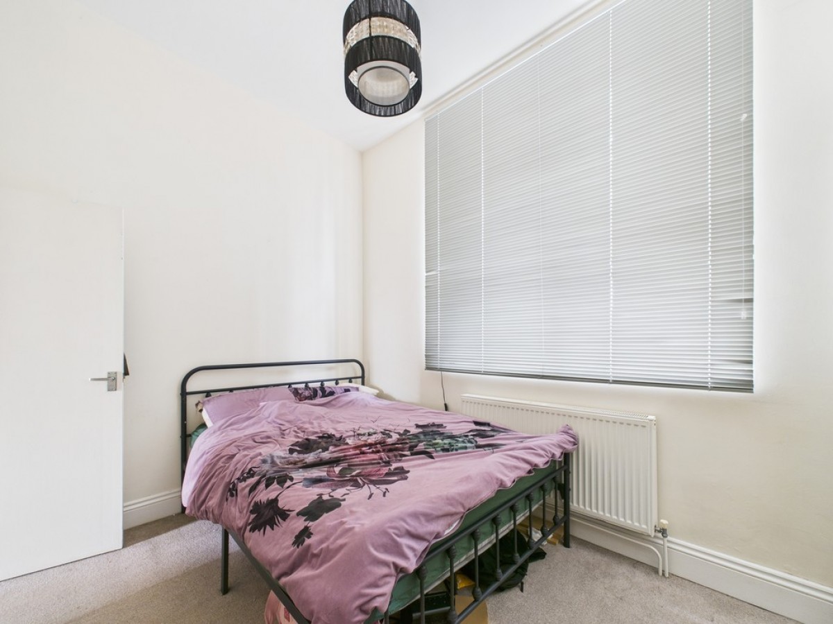 Queens Gate Villas, Lipson