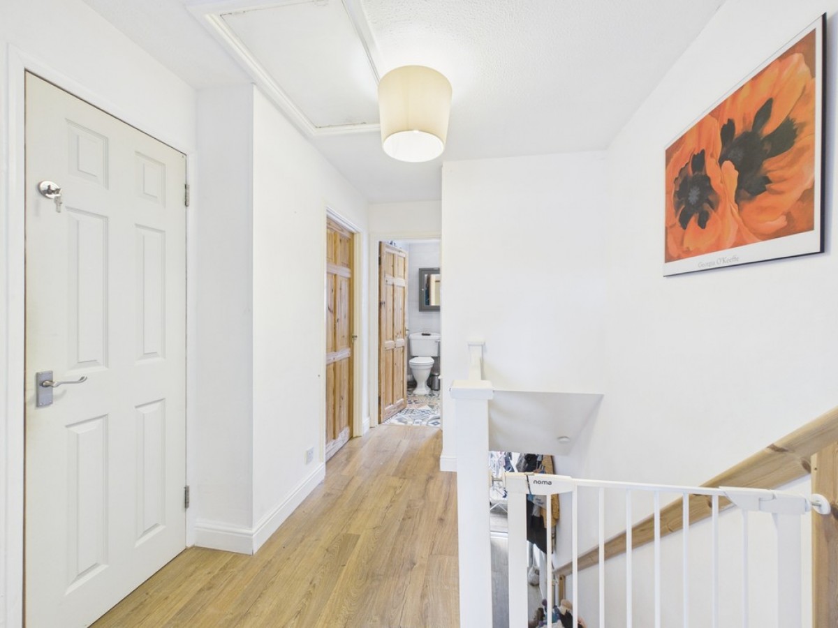 Sefton Avenue, Lipson