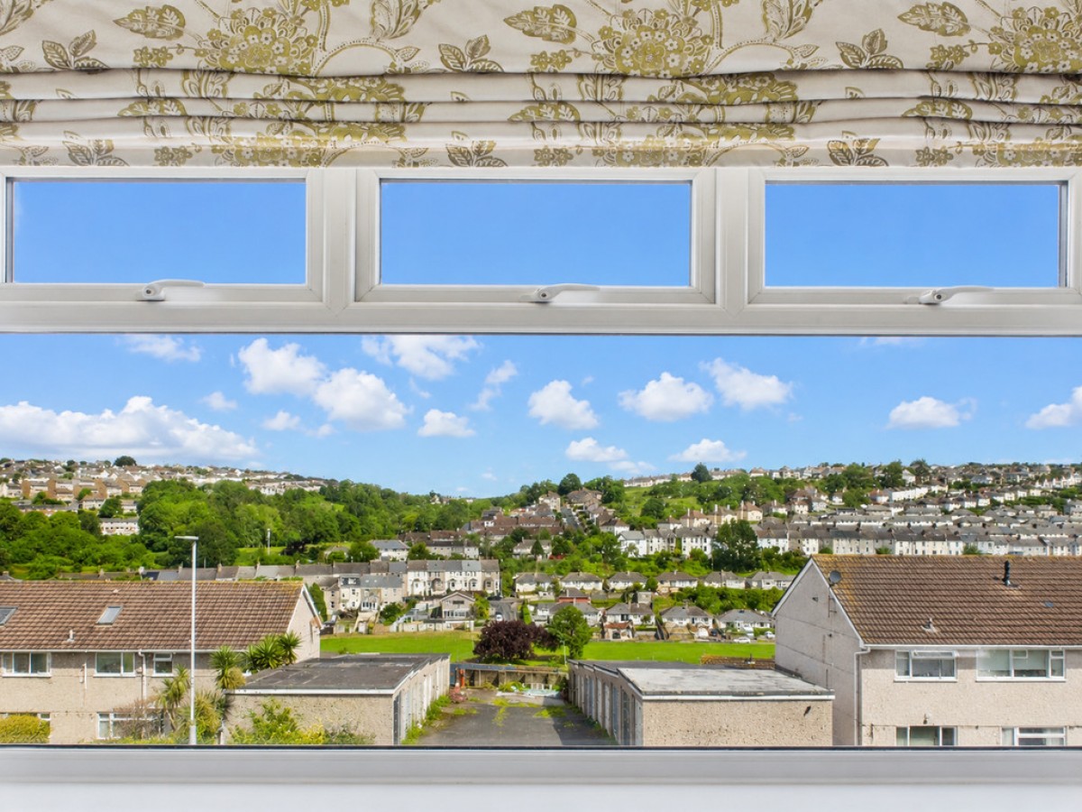 Sefton Avenue, Lipson