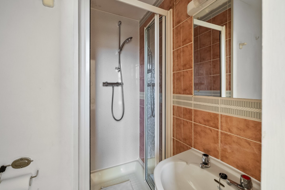 North Road East, Mutley