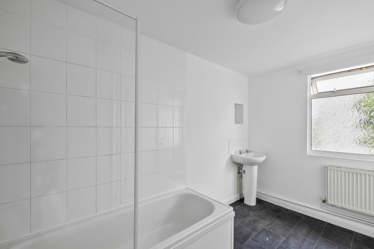 North Road East, Mutley