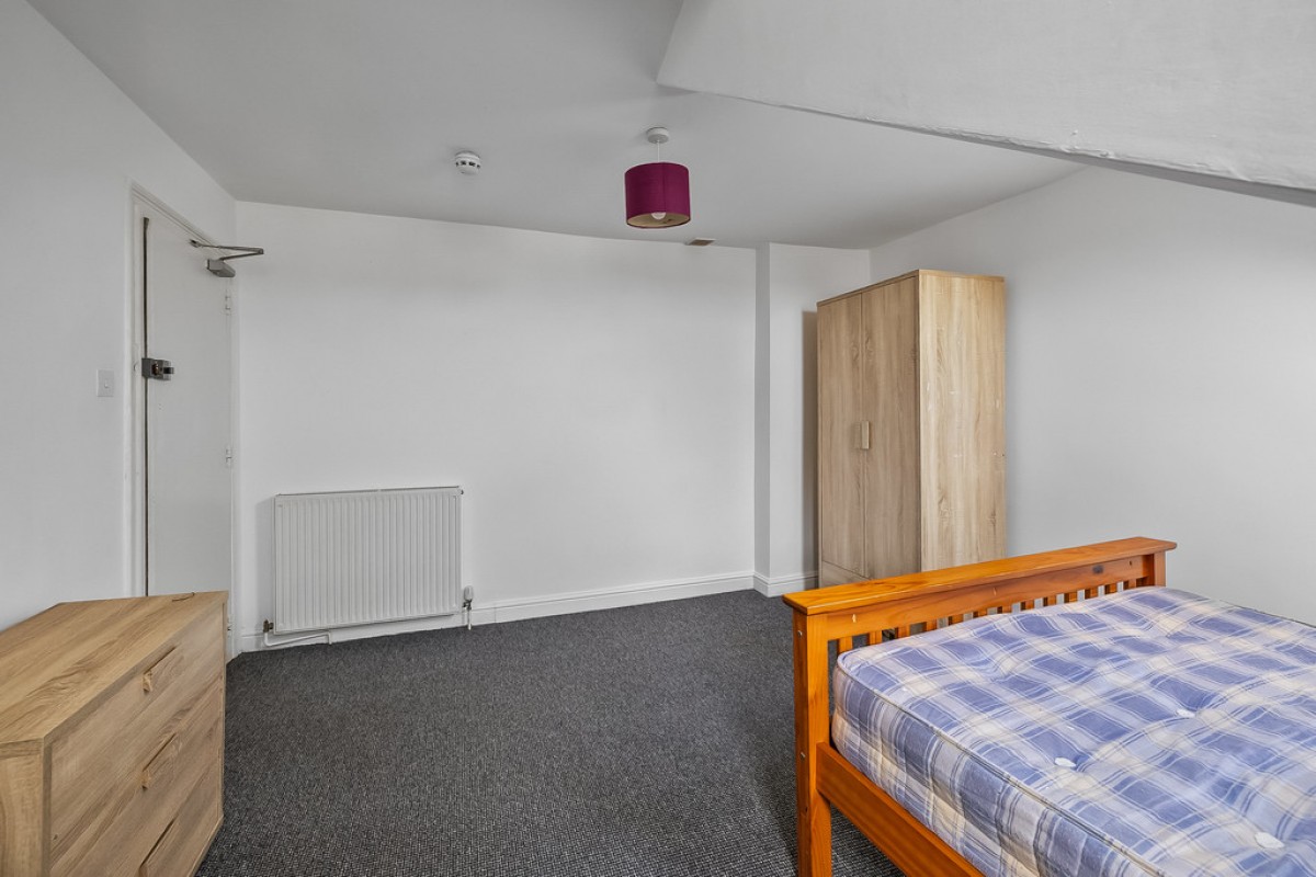 North Road East, Mutley