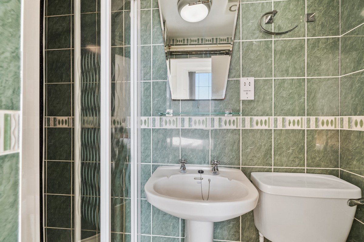 North Road East, Mutley