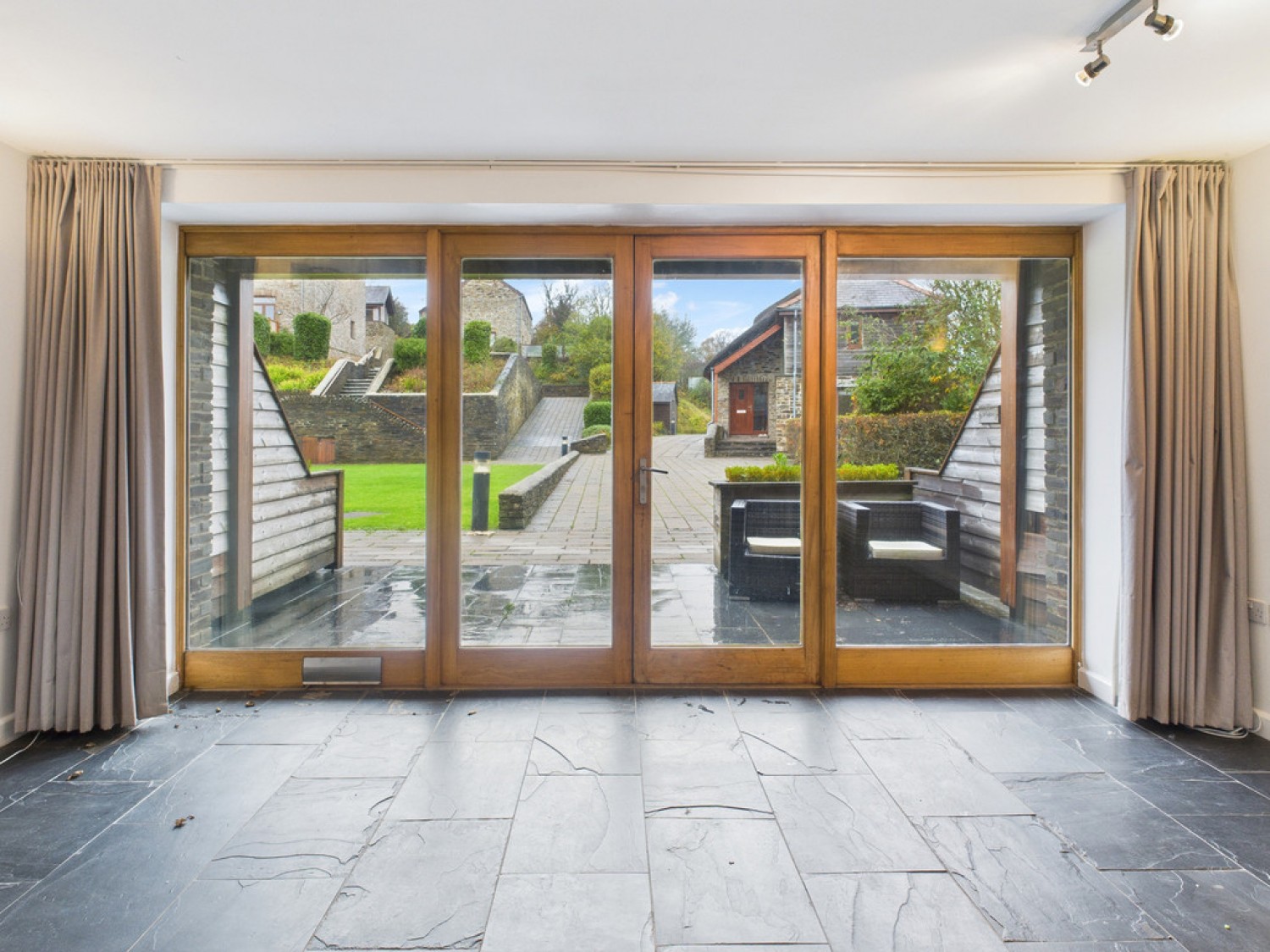 Dartmouth Green, Blackawton