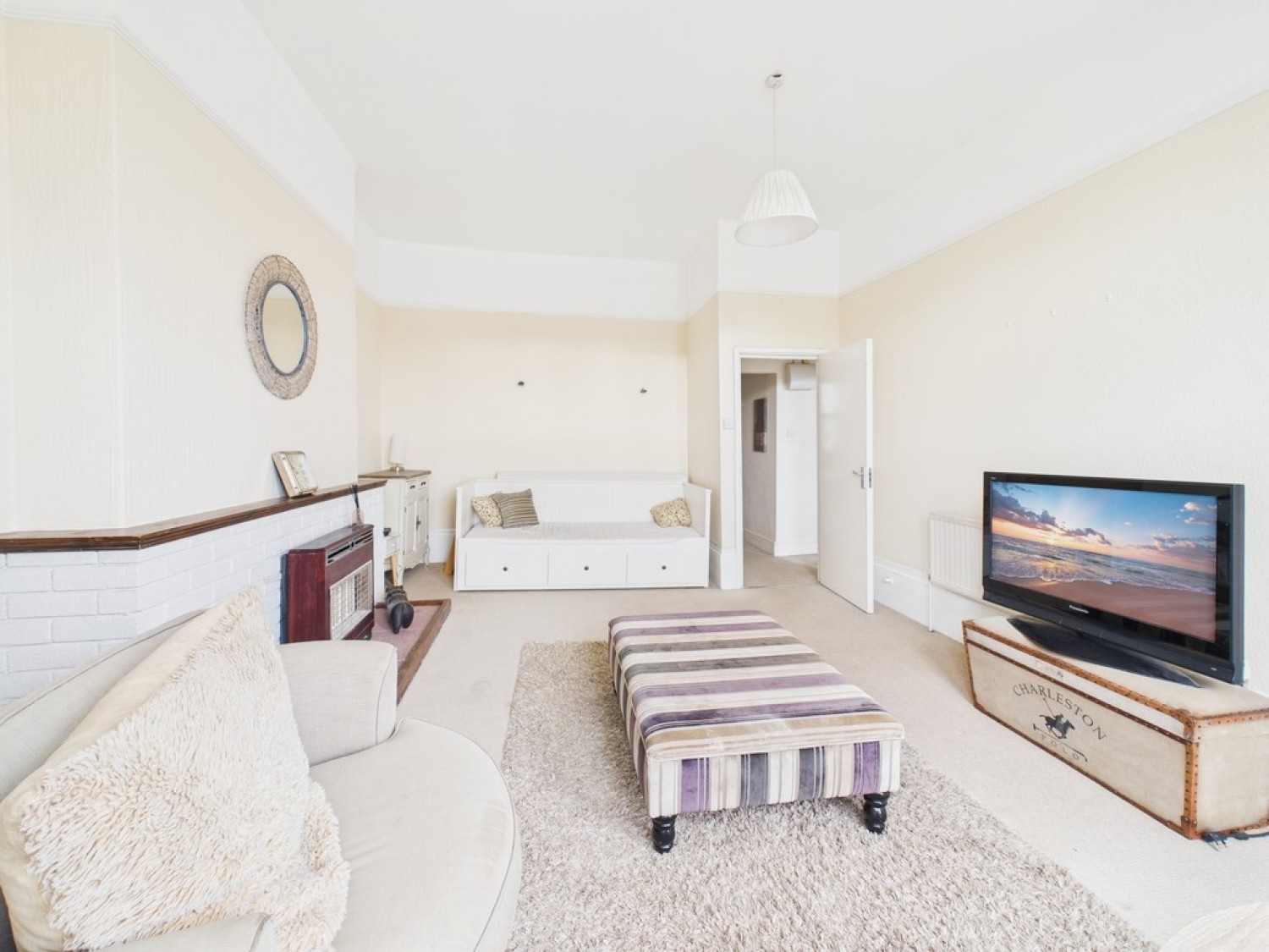 2 bedroom Flat for Sale Connaught Avenue, Mutley, Plymouth