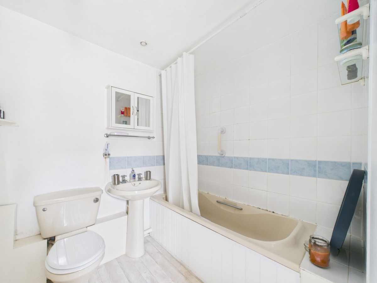 Connaught Avenue, Mutley, Plymouth