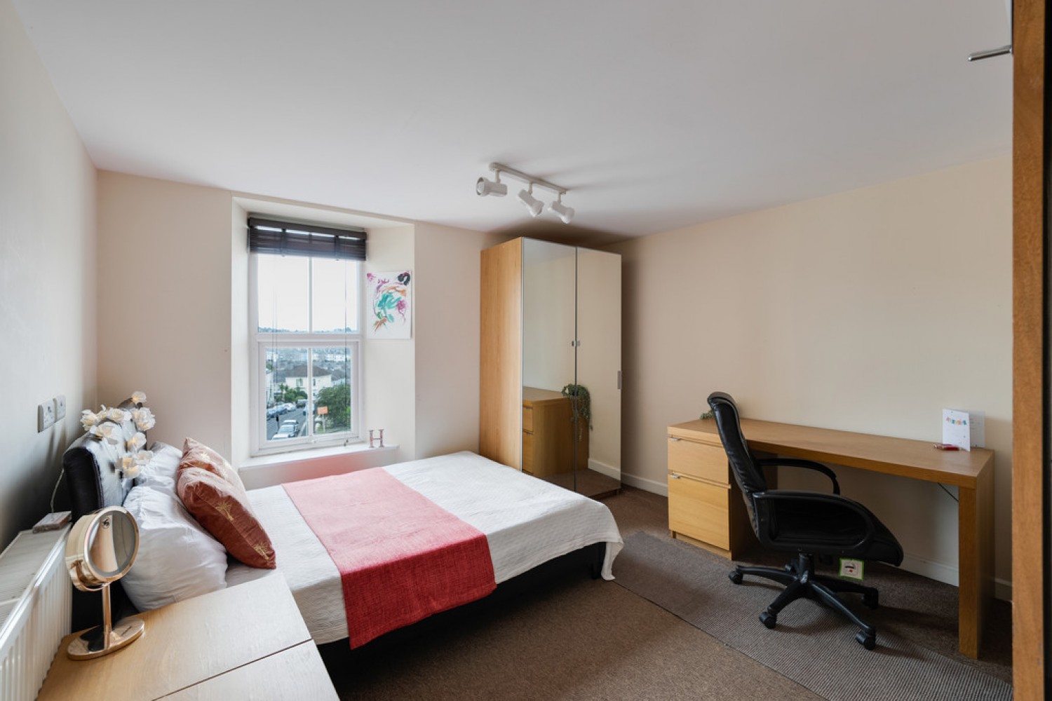 6 bedroom House of Multiple Occupation in Kensington Road, Mutley