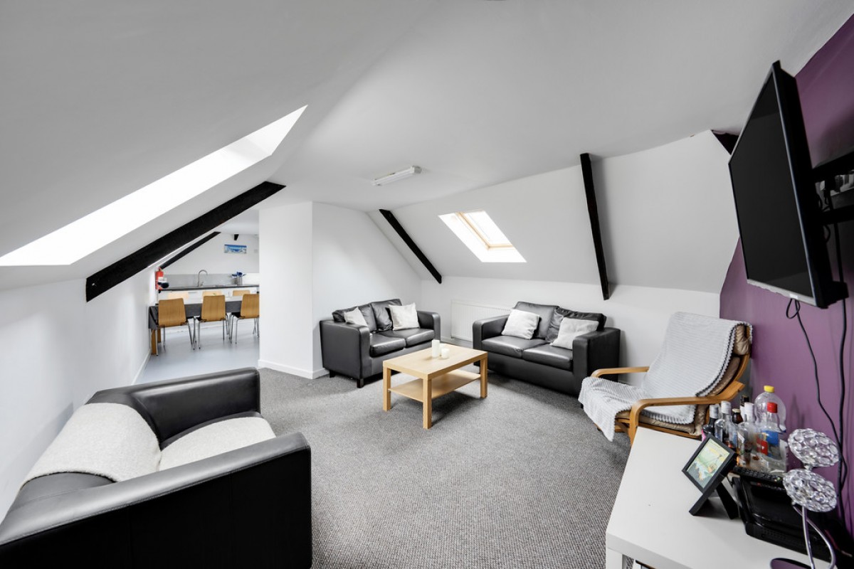 Kensington Road, Mutley