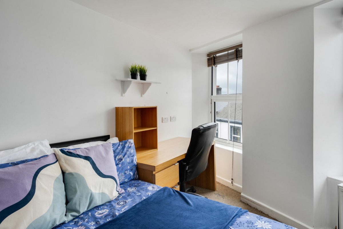 Kensington Road, Mutley