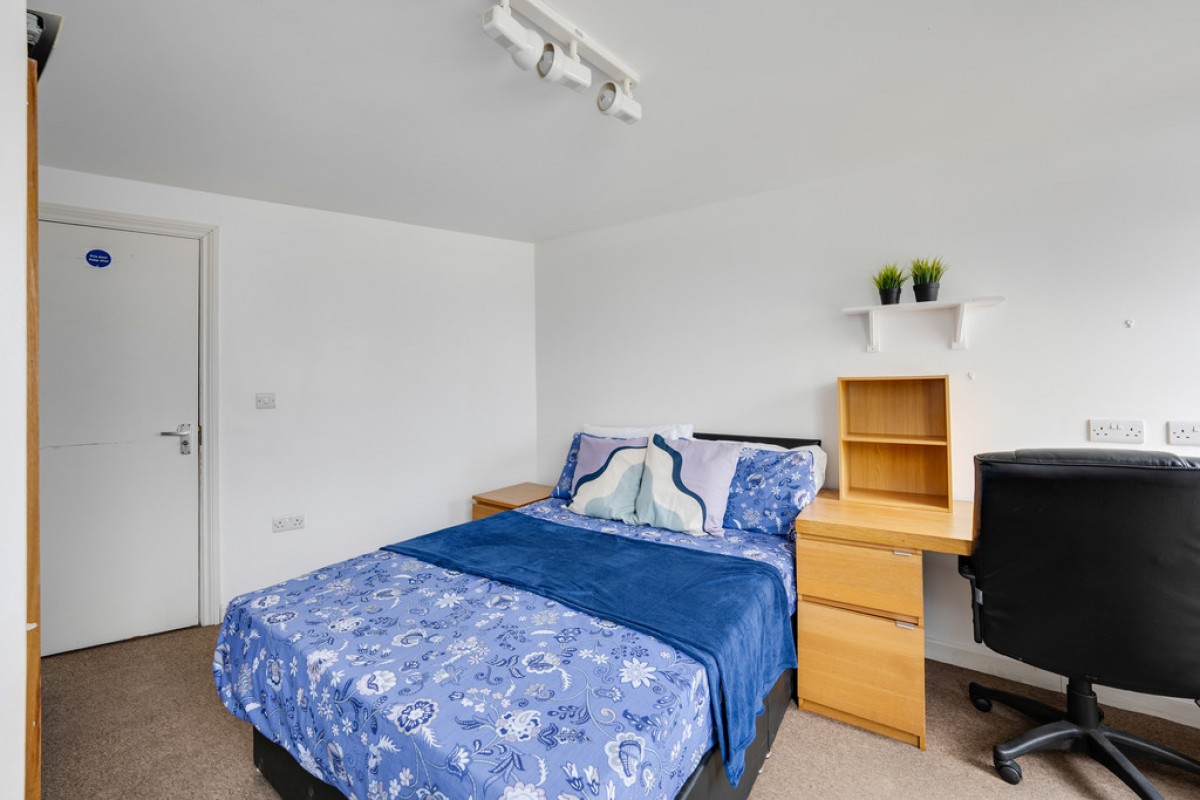 Kensington Road, Mutley