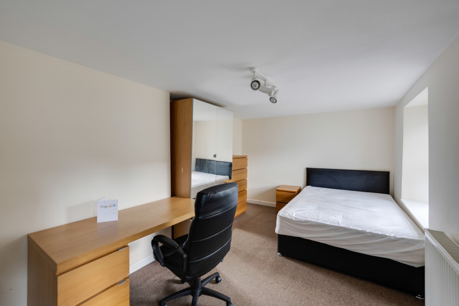 6 bedroom House of Multiple Occupation in Kensington Road, Mutley