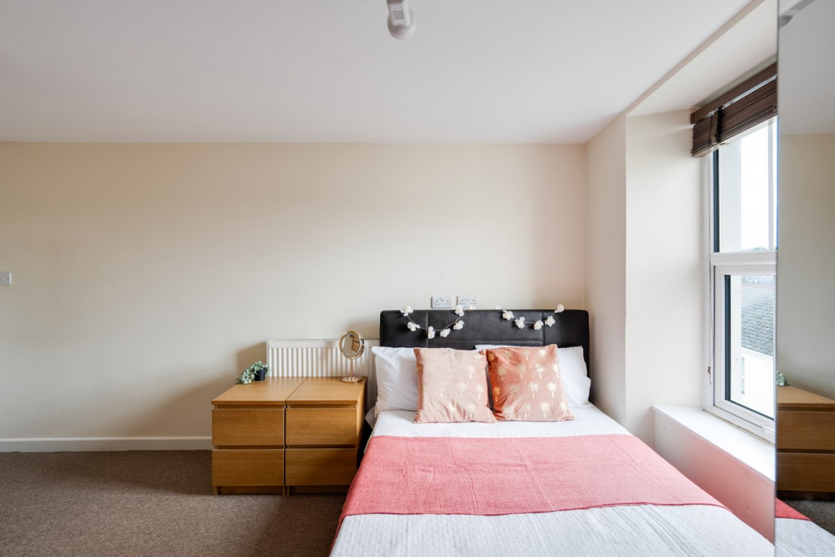 Kensington Road, Mutley