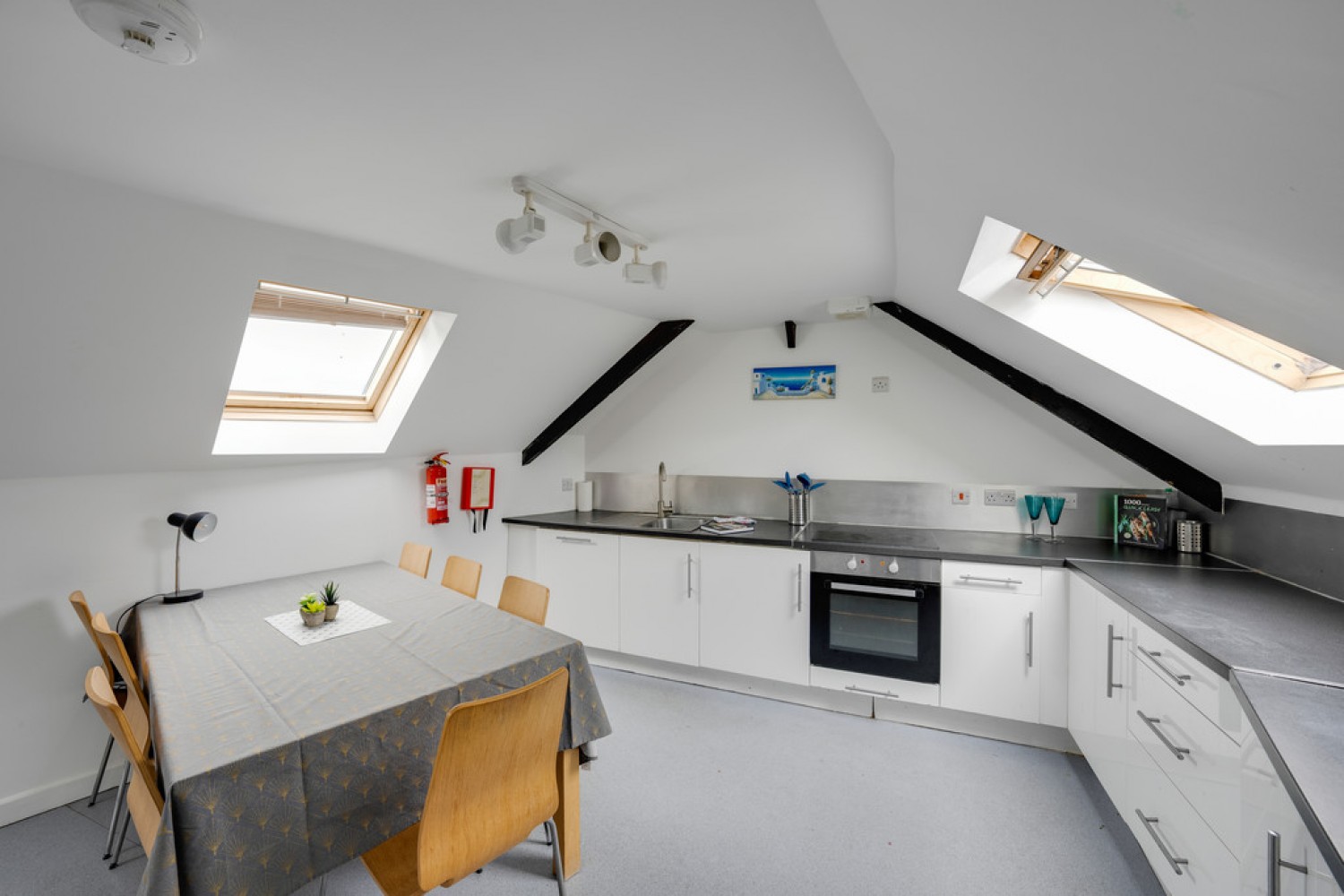 6 bedroom House of Multiple Occupation in Kensington Road, Mutley