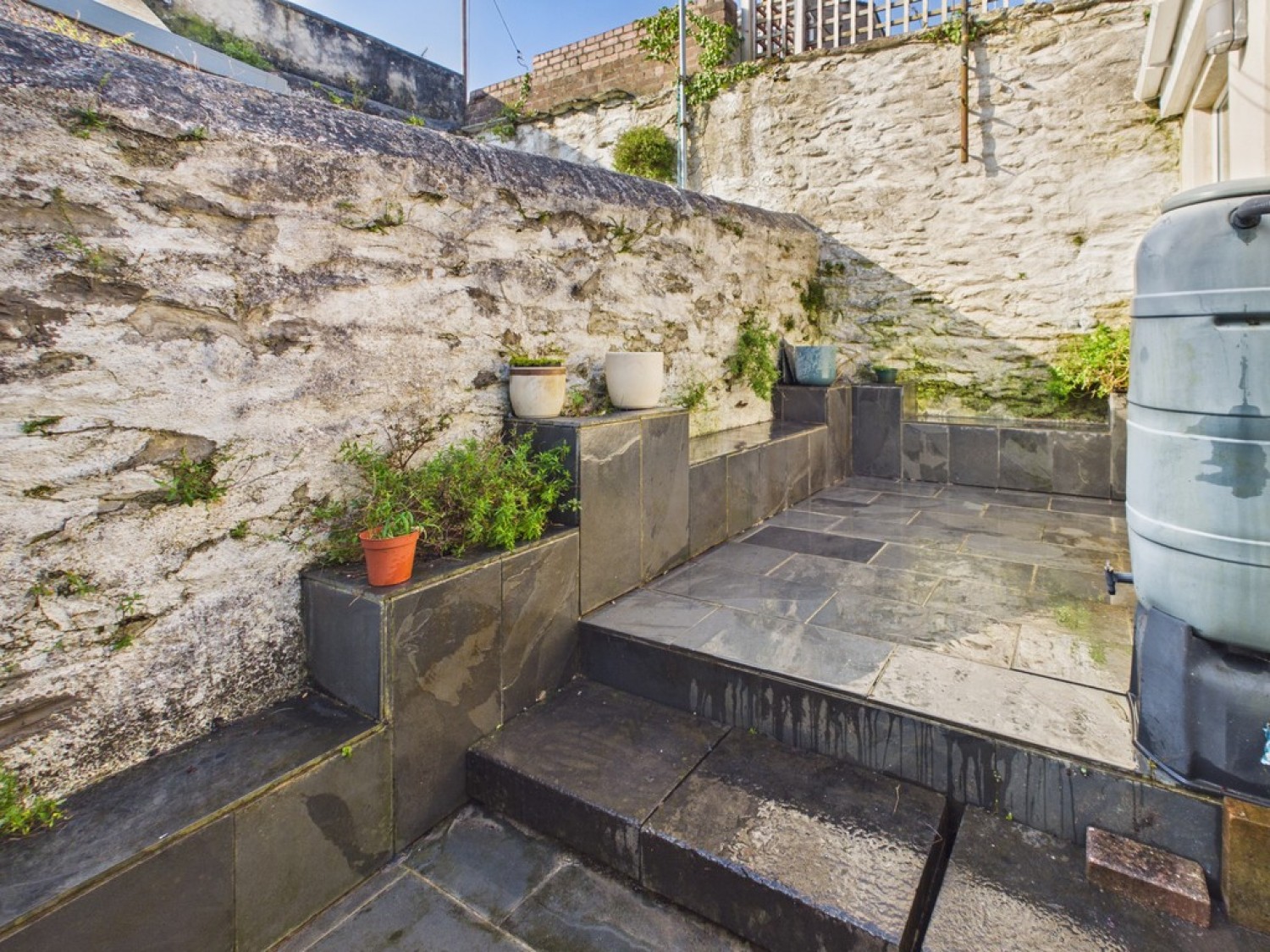 2 bedroom House for Letting Charles Terrace, Lower Compton