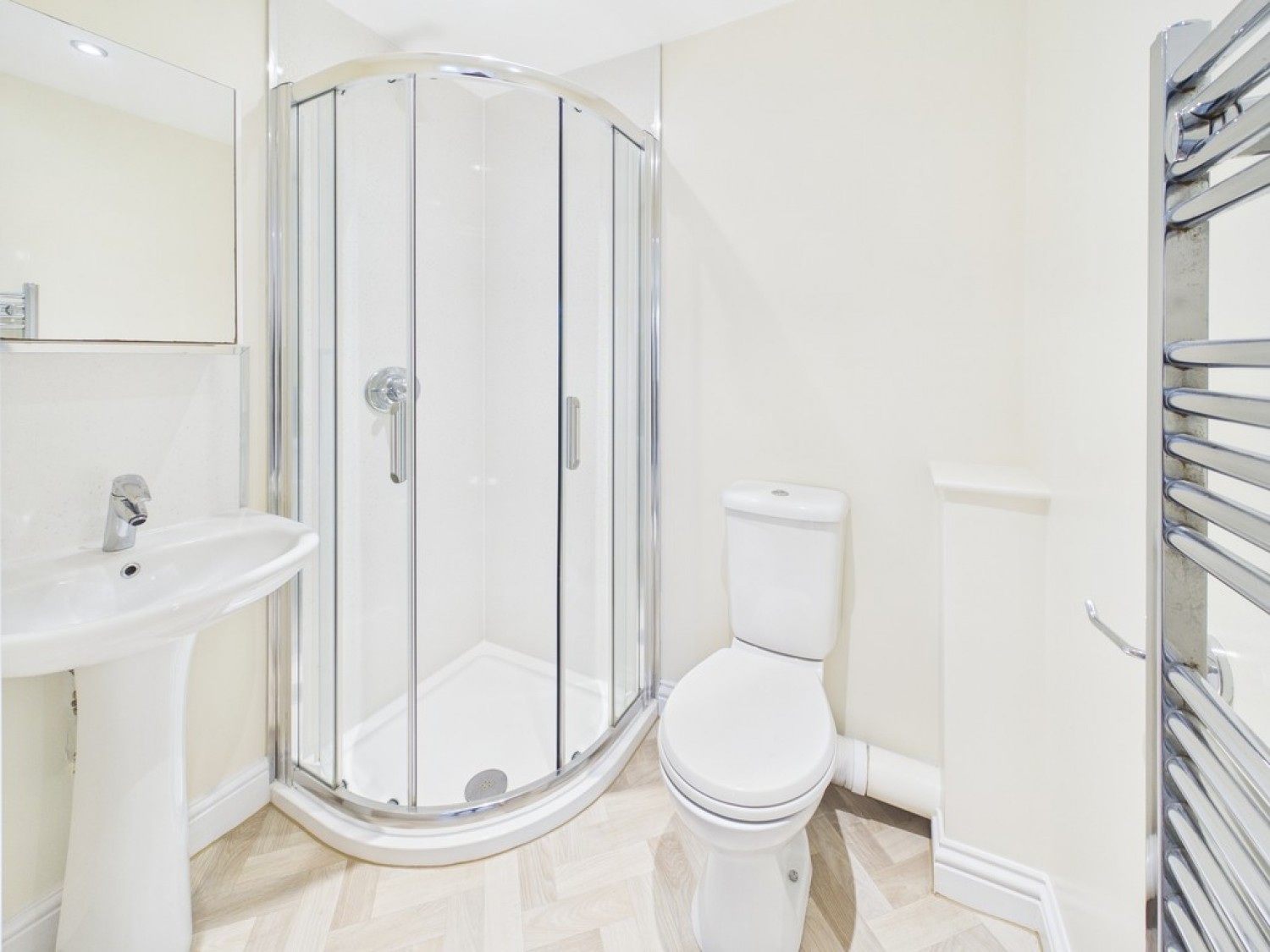 3 bedroom Flat for Letting Wingfield Court, Stoke