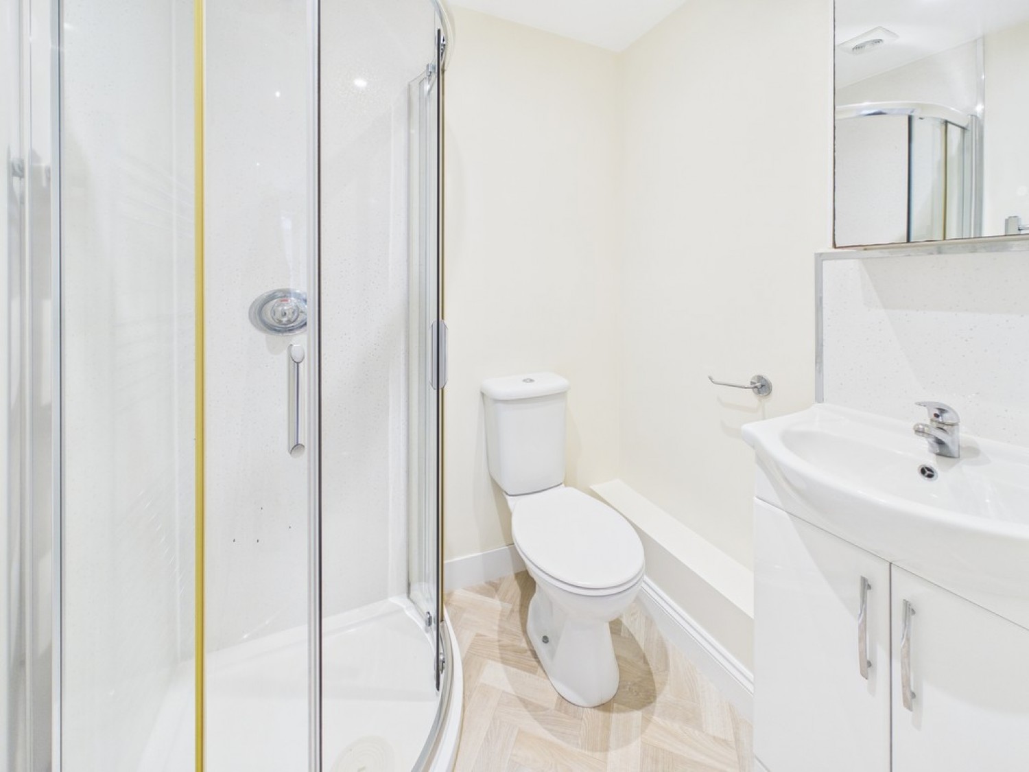 3 bedroom Flat for Letting Wingfield Court, Stoke