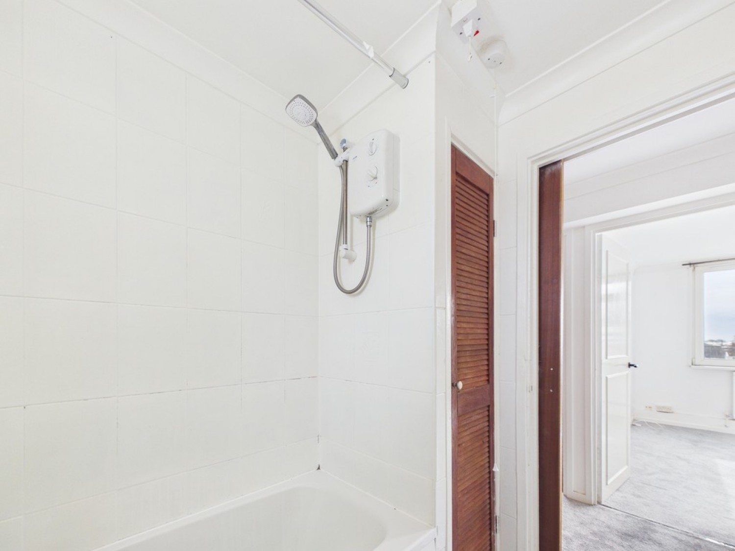 2 bedroom Flat for Letting St. Nazaire Close, Devonport