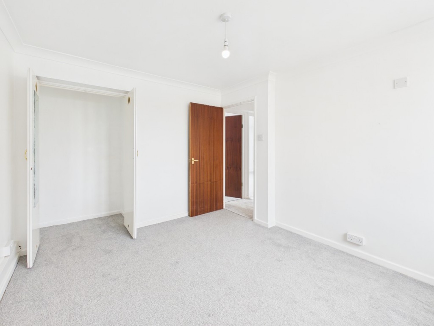 2 bedroom Flat for Letting St. Nazaire Close, Devonport