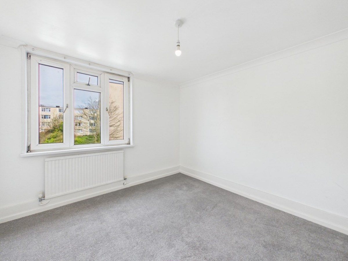 St. Nazaire Close, Devonport