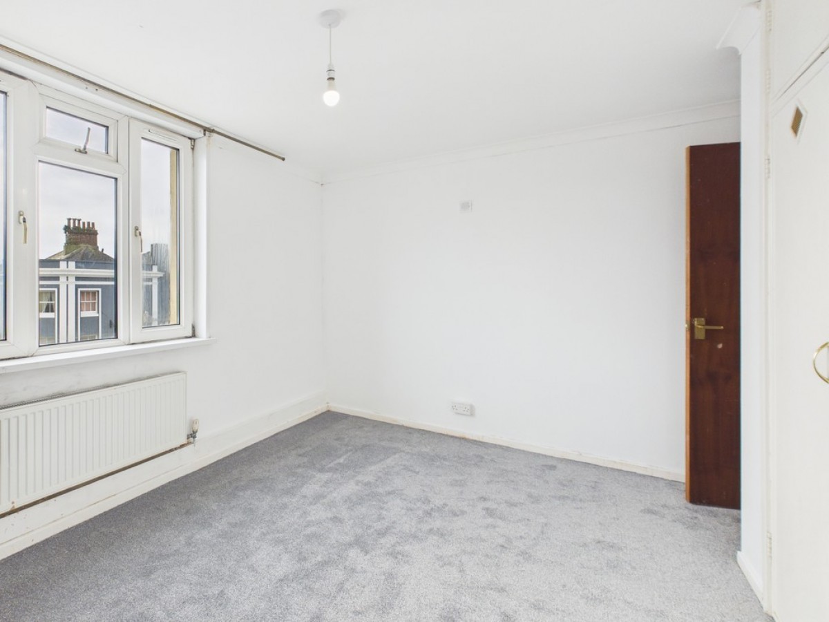 St. Nazaire Close, Devonport