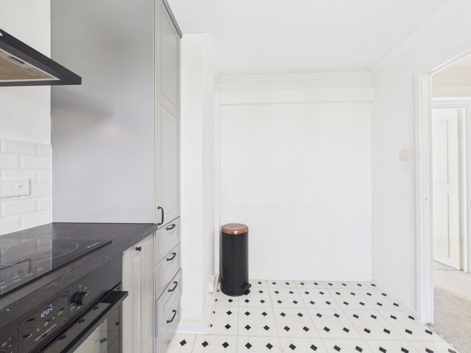 2 bedroom Flat for Letting St. Nazaire Close, Devonport