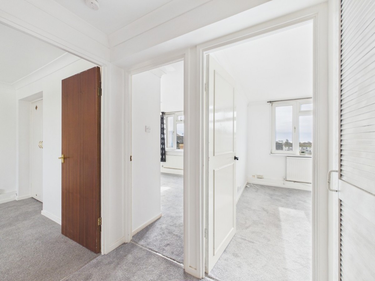 St. Nazaire Close, Devonport