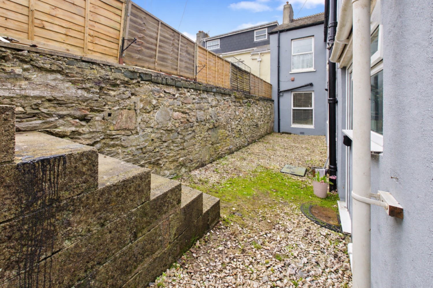 2 bedroom Flat for Sale Hyde Park Road, Mutley, Plymouth