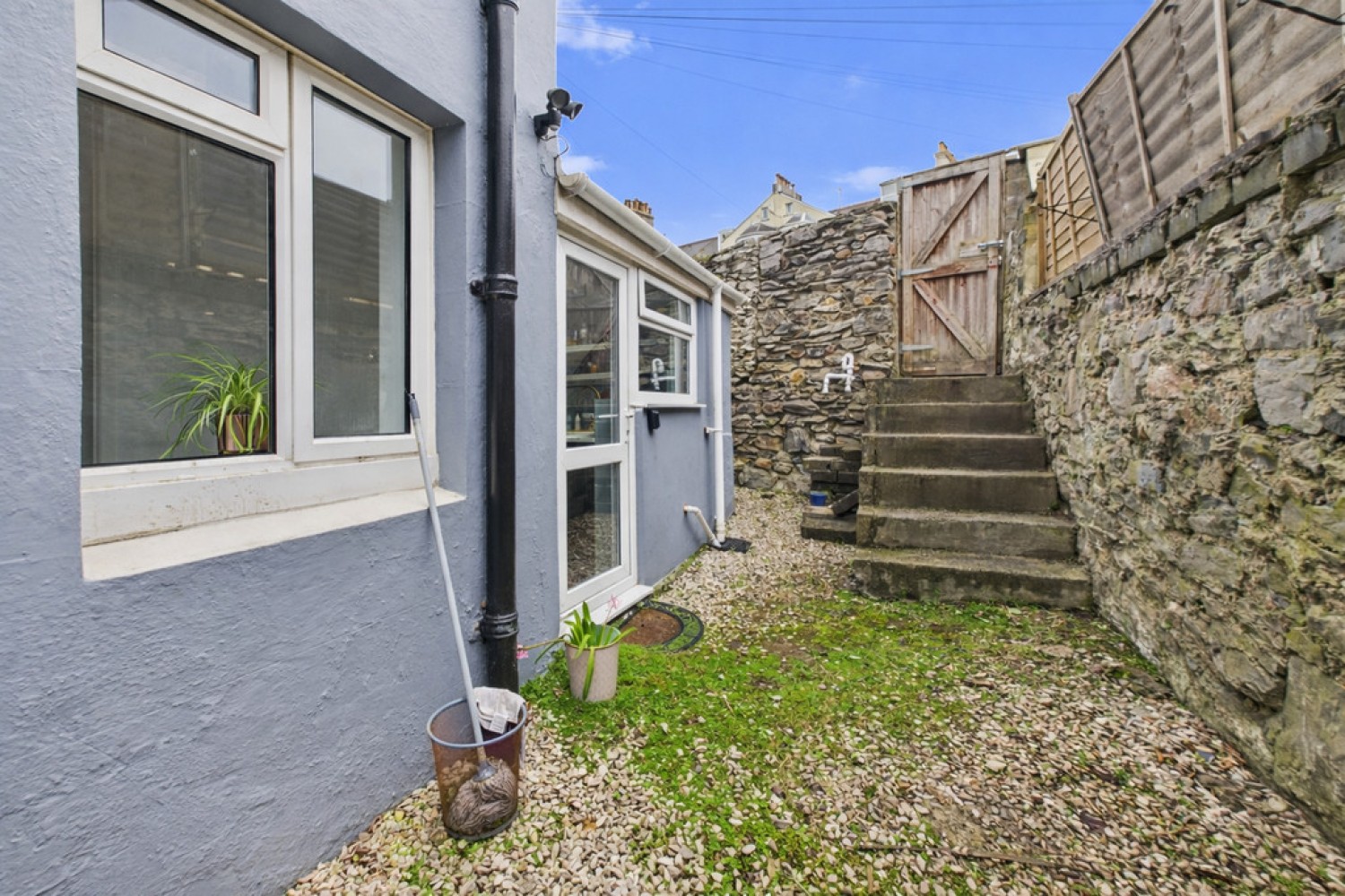 2 bedroom Flat for Sale Hyde Park Road, Mutley, Plymouth