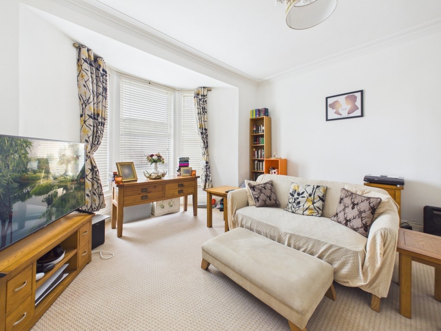 2 bedroom Flat for Sale Hyde Park Road, Mutley, Plymouth