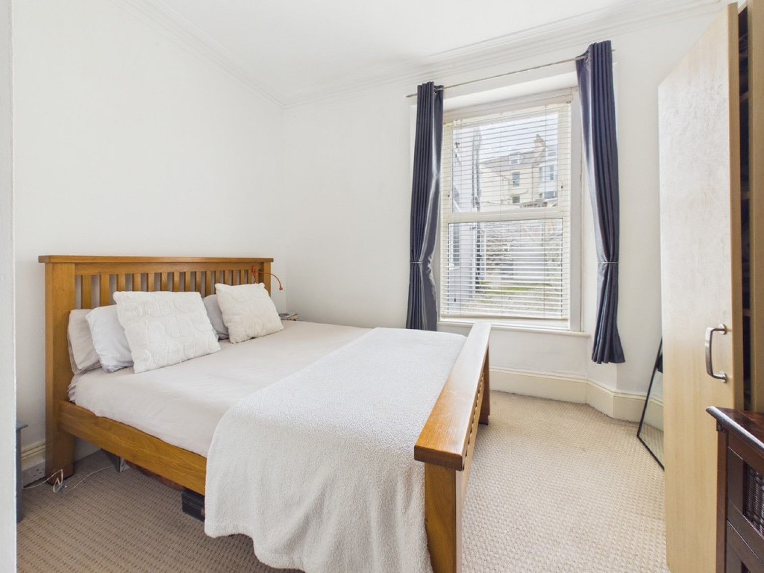 2 bedroom Flat for Sale Hyde Park Road, Mutley, Plymouth