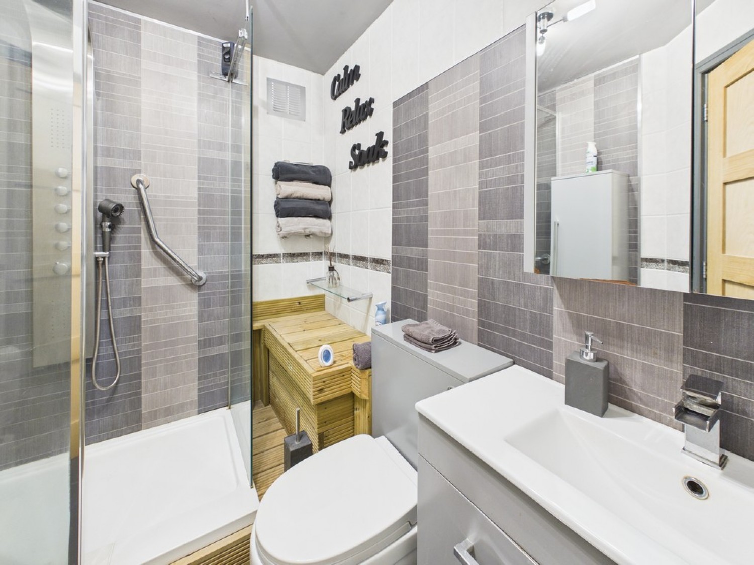 2 bedroom Flat for Letting Regent Street, Greenbank