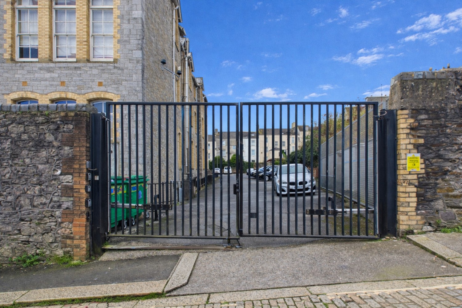 2 bedroom Flat for Letting Regent Street, Greenbank