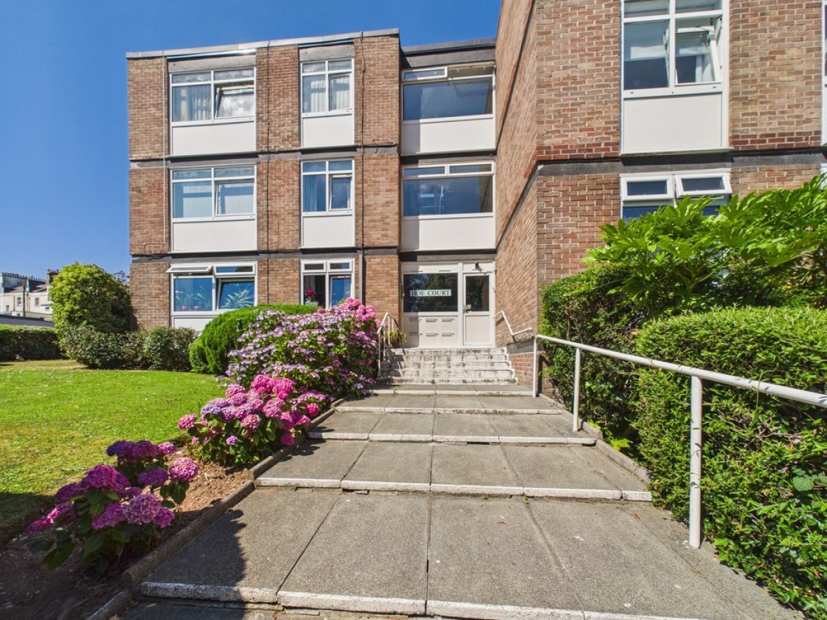Hoe Court, Lockyer Street