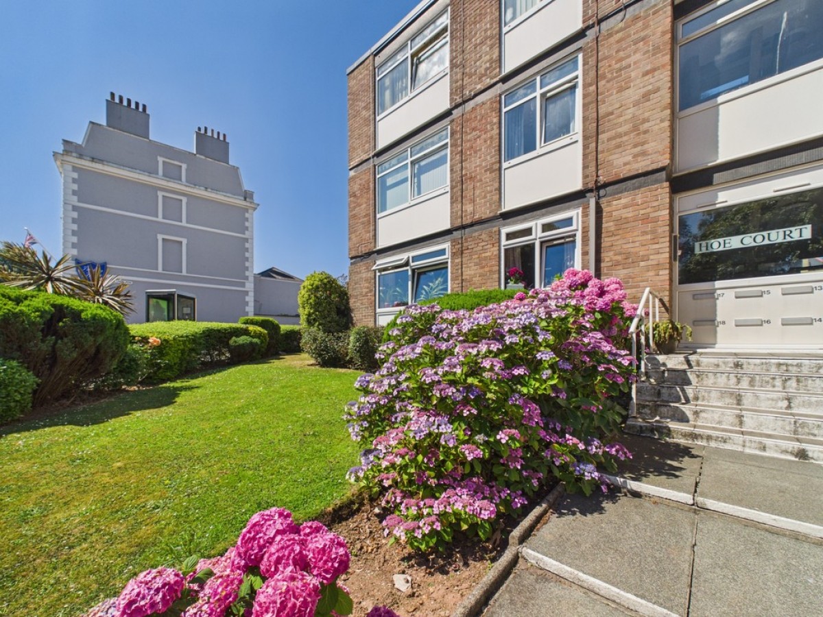 Hoe Court, Lockyer Street