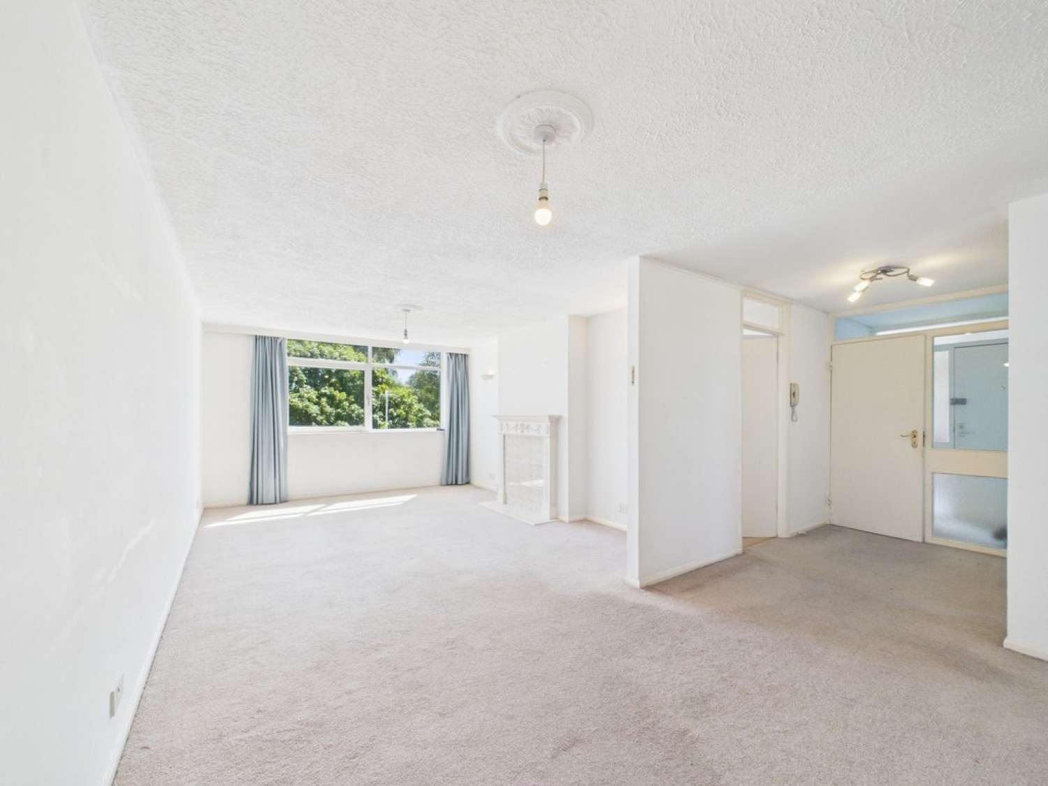 2 bedroom Flat for Sale Hoe Court, Lockyer Street