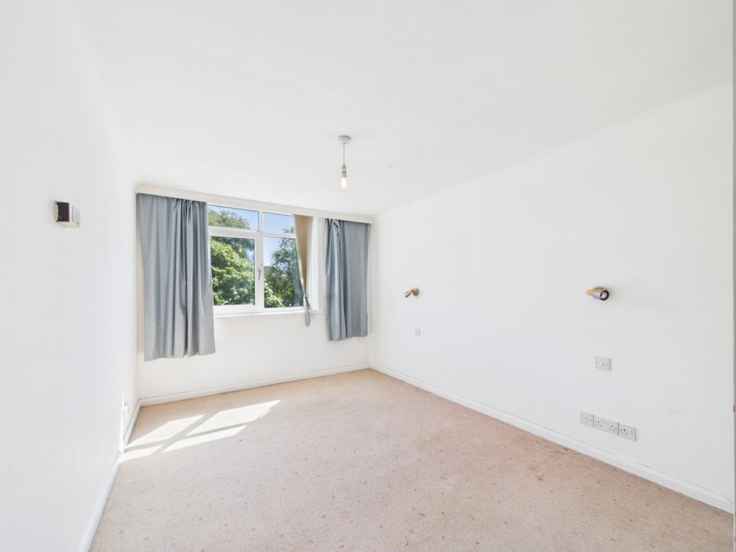 2 bedroom Flat for Sale Hoe Court, Lockyer Street