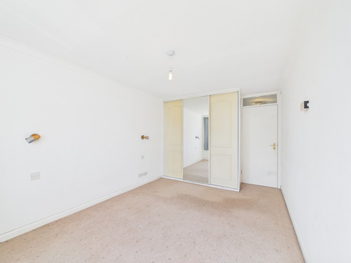 Hoe Court, Lockyer Street