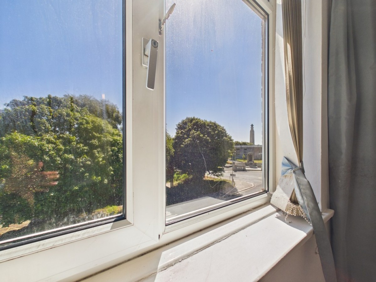 Hoe Court, Lockyer Street