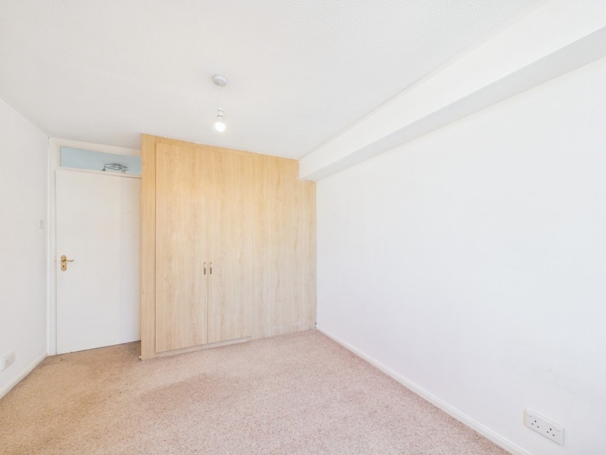 Hoe Court, Lockyer Street